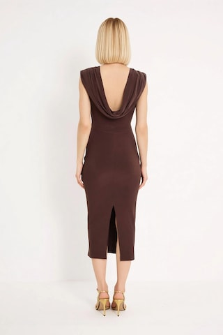 Benerly Kadın Kolsuz Bodycon Maxi Elbise Sırt Detaylı Sandy Dokulu Party Kahverengi