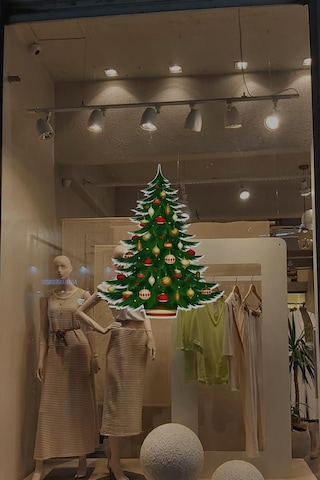 Mıgnatıs Yılbaşı Çam Ağacı Vitrin Sticker, Kendinden Yapışkanlı Folyo, Noel Temalı Kapı Ve Cam Süslemesi 40x Çok Renkli