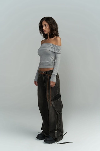 Mai Collection Mai Studios Co. Alonzo Carmen Yaka Uzun Kollu Gri Bluz