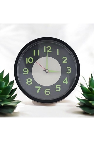 Fosforlu Kabartma Rakam Küçük Çocuk Odası Siyah Duvar Saati Çap 22 Cm Siyah