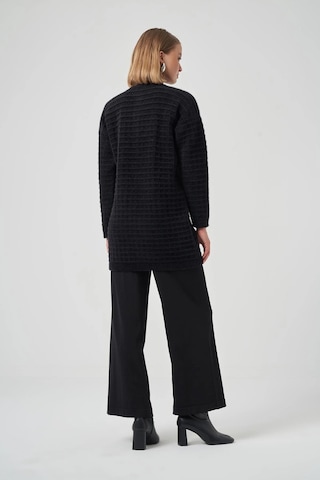 Nuss 7010 Serpme Taş İşlemeli Hırka - Siyah Siyah