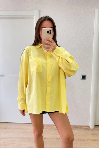 Primemagazam Kadın Oversize Pens Detaylı Cepli Yırtmaçlı Rahat Kalıp Poplin Gömlek - Sarı Çeşitli