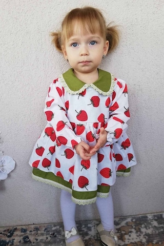 Bebe Yaka Çilek Desenli Dantel Detaylı Kız Çocuk Bebek Elbise 001