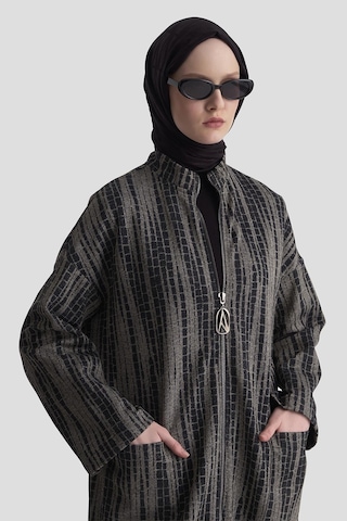Armine Trend Kendinden Desenli Sim Detaylı Boydan Fermuarlı Cepli Giyçık Siyah 25kt547