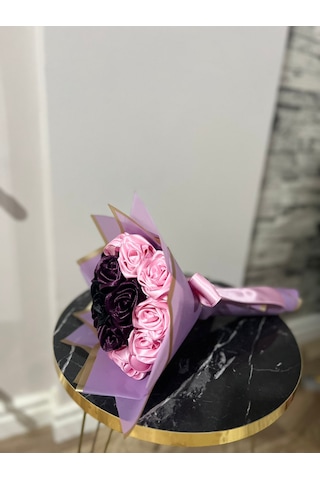 Pembe Mor Saten Gül Buketi Çiçek Açık Renk