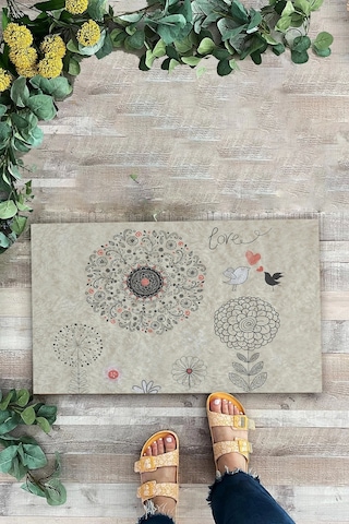 Valerine Life Dilek Otlu Papatya Ve Kuşlar Krem Rengi Welcome Hoş Geldiniz Kapı Önü Paspası 45x70cm Kahverengi
