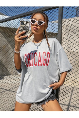 Flood Of Style Kadın Açık Gri Chicago Baskılı Düşük Omuz Oversize Bisiklet Yaka T-shirt Lacivert