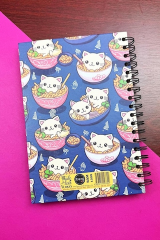 Kedi Noodle Tasarımlı Spiralli Sticker'lı Tarihsiz Konuşan Ajanda Haftalık Planlayıcı Defter renkli