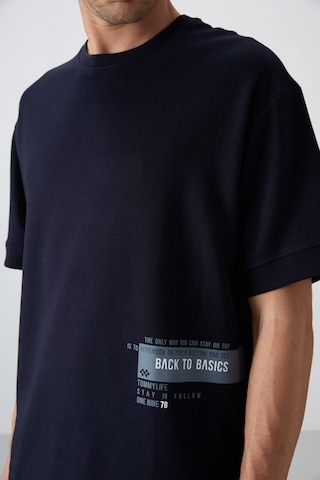 Tommy Life Lacivert Pamuklu Kalın Yumuşak Dokulu Oversize Fit Baskılı Erkek T-shirt - 88322 Lacivert