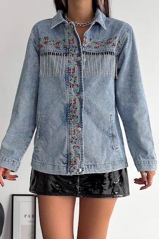 Femelle Kadın Çıtçıt Düğmeli Taş Püsküllü Komple Nakış İşlemeli Denim Ceket mavi