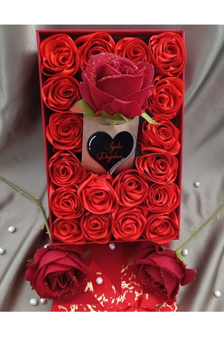İnci Mode İyiki Doğdun 18+1 Çiçekli Kutu Hediyelik Çiçek Kutusu Kırmızı