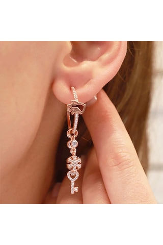 Melek Figürlü Rose Gold Kaplama Gümüş Charm Küpe Gümüş