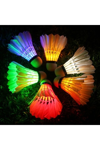 Aubyhe Led Işıklı Renkli Flaş Badminton Topu, Gölge Tüyü, Hafif 6.7g , Tek Tuş Açma/kapama, 6 Adet Paket, Gece Sporu İçin Dayanıklı