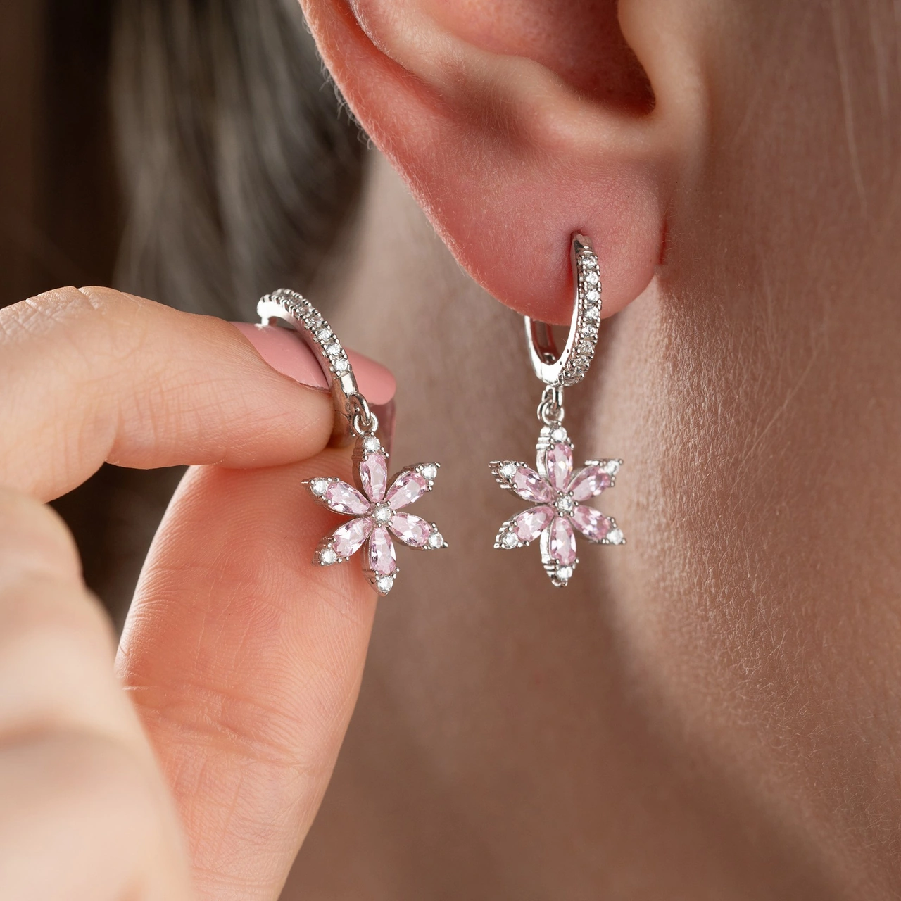 925 Ayar Gümüş Pembe Taşlı Çiçek Küpe Altın