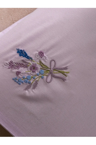 Lila Çiçek Nakışlı Pamuklu Yastık Kılıfı 50x70 Cm