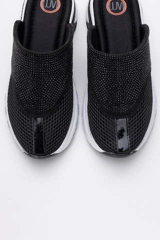 Luvishoes Glea Siyah Taşlı Fileli Burnu Kapalı Kadın Terlik Siyah