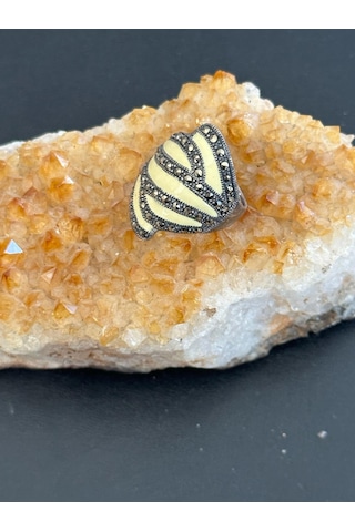 Aysesa Sedef Üzeri Markazit Taşlı Kadın Gümüş Yüzük 925 Ayar 10.29 Gram