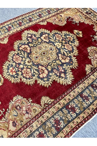 El Dokuması Antika Bürüngüz Halısı 137x195 Kırmızı Göbekli Halı