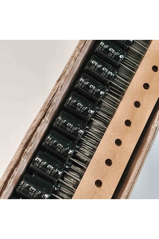 Eeueb1e471b 470mf 25v 10x16 105 60 Adet