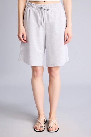 Defacto Regular Fıt Normal Bel Düz Paça Sweatshirt Kumaşı Bermuda N7439az26hsgr93 Gri-gr93