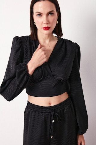 Sateen Desenli Kruvaze Saten Bluz - Siyah-134487