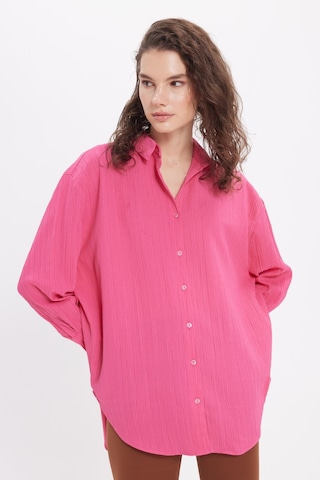 Tudors Kadın Oversize Geniş Kesim Bürümcük Pens Detaylı Uzun Kollu Dokulu Pembe Gömlek-38810 Pembe