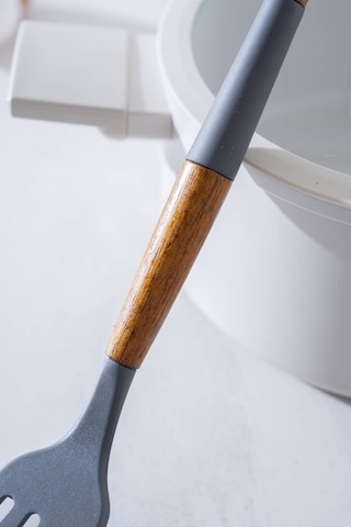 Evero Delikli Silikon Spatula - 28 Cm Gri
