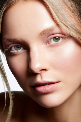 M.a.c Mineralize Skinfinish Aydınlatıcı Pudra Soft & Gentle 10 G
