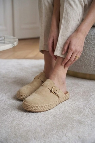 Fox Shoes Y596148502 Bej Süet Önü Kapalı Sabo Terlik