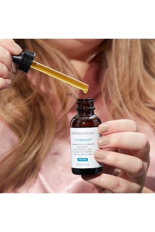 Kırışıklık Görünümü Ve Sıkılık Kaybı Problemleri İçin Saf C Vitamini C E Ferulic Serum 30 Ml