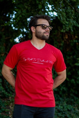 Erkek Kırmızı El Yazısı İmza Baskı Kısa Kollu V Yaka Erkek T-shirt 23etshvyaz 001