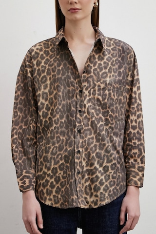 Leopar Desenli V Yaka Gömlek Kahve Kahve