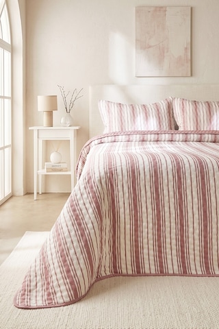 Ocean Home Textile Pamuklu Kapitoneli Bordo Renk Çizgi Desen Çift Kişilik Yatak Örtüsü Seti 1 Adet 250 X 230 / 2 Adet 50 X 70 Cm