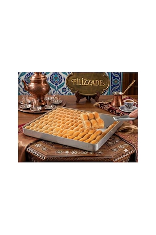Özel Bol Cevizli Burma Baklava Geleneksel Sunum Tepsisi İle 2.5 - 3 Kg El Açması Lezzet Özel Bol Cevizli Burma Baklava Geleneksel Sunum Tepsisi İle 2.5 - 3 Kg El Açması Lezzet