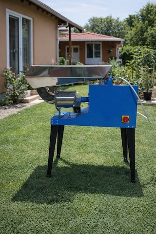 Mavi Ayaklı Profesyonel Salça Makinesi 3 HP | Domates Biber Salça Çekme Makinesi 700 Kg Kapasiteli