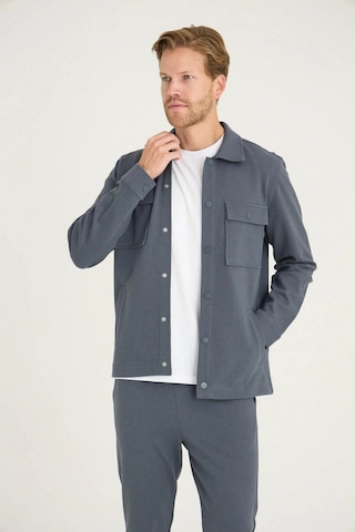 Kly Erkek Comfort Fit Çıtçıtlı Gömlek Kısa Kol T-shirt Jogger Pantolon 3'lü Eşofman Takım Füme