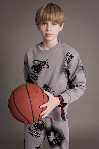 DeFacto Erkek Çocuk NBA Current Teams Bisiklet Yaka Sweatshirt Y4130A624WNGR323