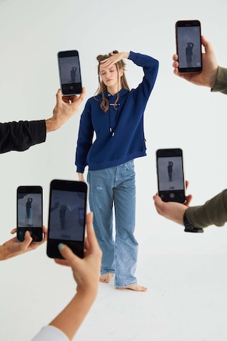 Hello Kitty Lisanslı Kapüşonlu Kalın Sweatshirt Renkli