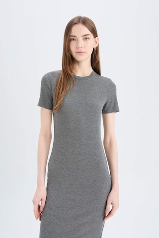 DeFacto Bodycon Vücudu Saran Bisiklet Yaka Basic Düz Fitilli Kaşkorse Kısa Kollu Midi Elbise E6926AX25SPAR15