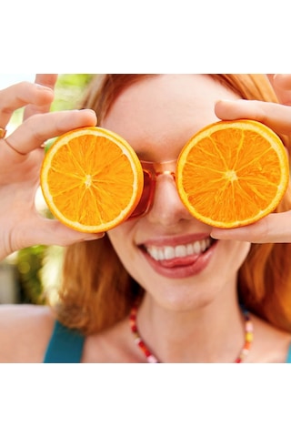 First Aid Beauty 10% Vitamin C Brightening Serum - Aydınlatıcı Serum 50 Ml