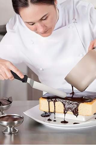 Eğik Oval Uçlu Pasta Sıvama Spatulası - Siyah - Yüksek Kalite - Dayanıklı Ve Pratik Siyah
