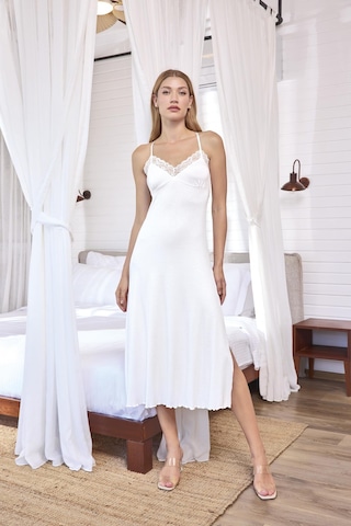 Monamise Kadın Dantelli Ve Dekolteli Yırtmaçlı Gecelik 18657 Beyaz