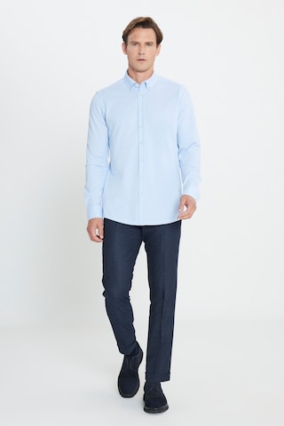 Ac&Co / Altınyıldız Classics Erkek Acık Mavı Pamuklu Örme Slim Fit Dar Kesim Düğmeli Yaka Gömlek Acık Mavı Açık Mavi