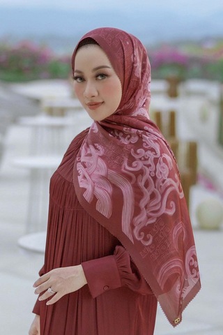 Buttonscarves Wave Saten Şal - Maroon Kırmızı