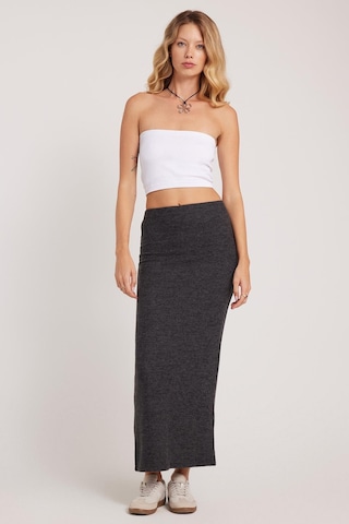 Tudors Kadın Slim Fit Dar Kesim Yırtmaçlı Antrasit Etek-41346 Antrasit