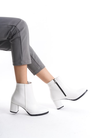 Kadın Liva Düz Topuklu Kısa Bot Beyaz Deri