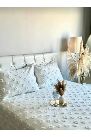 Dia Bella Ponpon Çift Kişilik Yatak Örtüsü 250x260 ve 2 Adet Yastık Ekru