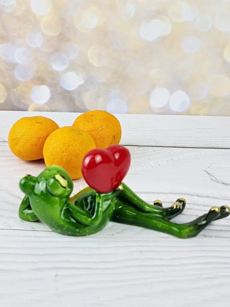 Podarok52 Kurbağa Kalpli Souvenir Figürü 46430654