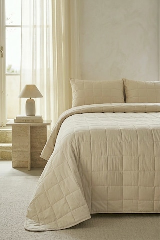 Ocean Home Textile %100 Pamuk Kumaş Kapitoneli Bej Çok Amaçlı Çift Kişilik Yatak Örtüsü Seti 1 Adet 250 X 230 / 2 Adet 50 X 70 Cm