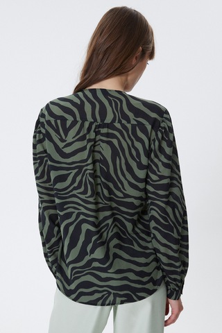 Yeşil V Yaka Gömlek Desenli